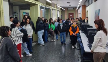 6ο Γυμνάσιο Βέροιας «Διαβάζω, μαθαίνω, ανακαλύπτω θησαυρούς» σε Βιβλιοθήκες