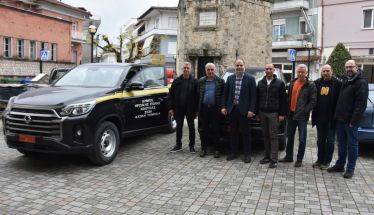 Ο Δήμος Νάουσας ενισχύει την επιχειρησιακή του ετοιμότητα με δύο νέα οχήματα εξοπλισμένα με αυτόνομο πυροσβεστικό σύστημα