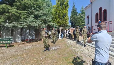 Πλήθος πιστών στις πανηγυρικές εκδηλώσεις του Άγιου Γεωργίου Περιστερεώτα