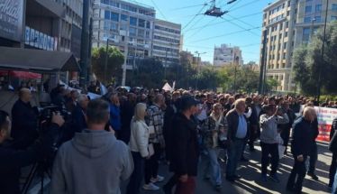 Ξεκίνησαν και κλιμακώνουν τις κινητοποιήσεις τους αγρότες και κτηνοτρόφοι σε όλη τη χώρα  -Μεγάλη συγκέντρωση διαμαρτυρίας χθες στην Αθήνα με τη συμμετοχή Ημαθιώτικης αντιπροσωπείας -Την Παρασκευή πορεία με τρακτέρ στη Βέροια