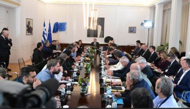 Πολύωρη η συνάντηση της Δευτέρας μεταξύ αγροκτηνοτρόφων –Μητσοτάκη -Αποχώρησαν τα τρακτέρ από τα μπλόκα Νησελίου και Κουλούρας, παραμένουν στην άκρη του δρόμου στα Μάλγαρα