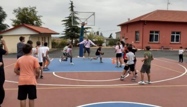 Πραγματοποιήθηκαν οι αθλητικές δραστηριότητες στο πλαίσιο της 23ης  ημέρας σχολικού αθλητισμού στο Δ.Σ. Αγίας Βαρβάρας