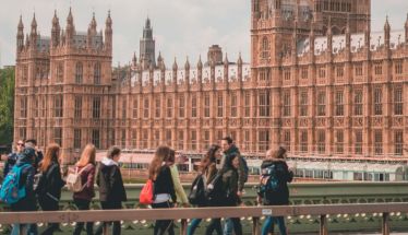 Η Βρετανία επιστρέφει στο Erasmus από το 2027