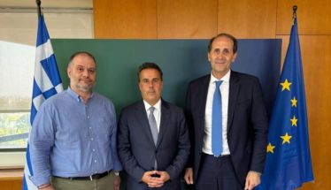 Συνάντηση του Δημάρχου Νάουσας  με τον Υπουργό Περιβάλλοντος  παρουσία του Απόστολου Βεσυρόπουλου,  με θέμα το σχέδιο Ολιστικής Ανάπτυξης  για τα Νερά του Βερμίου