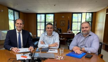 Συνάντηση Δημάρχου Νάουσας με τον Υπουργό Υποδομών για την σύνδεση με την Εγνατία   -Συζητήθηκε και η κατασκευή νέας γέφυρας  στην περιοχή του νοσοκομείου