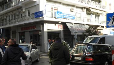 Πωλητές λαϊκών αγορών προς υφ. Ανάπτυξης: «’Εβγα έξω υπουργέ ήρθαν οι εφοπλιστές»