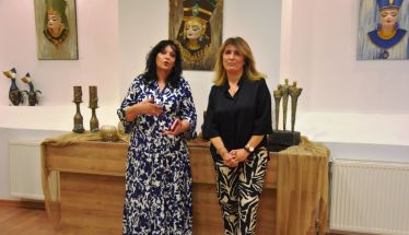 Με μεγάλη επιτυχία πραγματοποιήθηκαν τα εγκαίνια της έκθεσης Ντεκουπάζ  και Mixed Media των Εικαστικών Εργαστηρίων του Δήμου Νάουσας