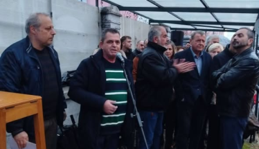 Παρά τη βροχή, διατράνωσαν το παλλαϊκό αίτημα αυτονόμησης του Νοσοκομείου Νάουσας