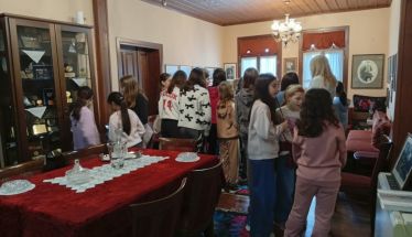 Επίσκεψη του Τμήματος Υφαντικής του 12ου Δημοτικού Σχολείου Βέροιας στον Σύλλογο Βλάχων Βέροιας