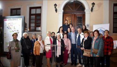 Με την ροζ φωταγώγηση του Δημαρχείου Βέροιας έκλεισε ο Οκτώβρης της πρόληψης!