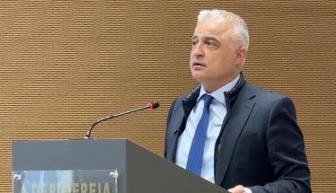 Ο Υφυπουργός Ανάπτυξης, Λάζαρος Τσαβδαρίδης, επισκέφθηκε την Κομοτηνή ως μέλος κυβερνητικού κλιμακίου προκειμένου να συμμετάσχει στην παρουσίαση του Τοπικού Σχεδίου Ανάπτυξης της Περιφερειακής Ενότητας Ροδόπης