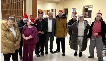 Κάλαντα έψαλλαν στον Δήμαρχο Αλεξάνδρειας Παναγιώτη Γκυρίνη