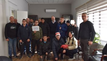 Κάλαντα από τους μαθητές του Ε.Ε.Ε.ΕΚ. Νάουσας στον Δήμαρχο