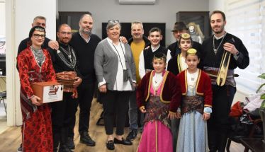 Χριστουγεννιάτικα Κάλαντα στον Δήμο Νάουσας Μήνυμα αγάπης, αλληλεγγύης και κοινωνικής συνοχής από σχολεία, συλλόγους και δομές