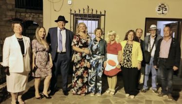 Η ΘΕΑΤΡΙΚΗ  ΠΑΝΔΑΙΣΙΑ  ΣΤΟ ΞΗΡΟΛΙΒΑΔΟ ΜΙΑ ΒΡΑΔΙΑ ΠΟΛΙΤΙΣΜΟΥ, ΧΑΡΑΣ, ΚΕΦΙΟΥ ΚΑΙ ΑΙΣΙΟΔΟΞΙΑΣ