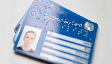 Ξεκίνησαν οι αιτήσεις για την έκδοση της πλαστικής  κάρτας αναπηρίας που εκδίδεται για πρώτη φορά -Πώς και πού μπορεί να χρησιμοποιηθεί από τους κατόχους της