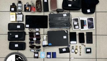 Εξιχνιάστηκαν 22 κλοπές από οχήματα, συνολικής λείας άνω των 29.000 ευρώ,  το τελευταίο 8μηνο σε Πιερία και Λάρισα  -Οι δράστες που αφαιρούσαν χρήματα, αποσκευές, ηλεκτρονικές συσκευές, κ.α., συνελήφθησαν σε περιοχή της Ημαθίας