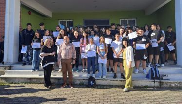 ΤΟ 6ο  ΓΥΜΝΑΣΙΟ ΑΠΟΧΑΙΡΕΤΑ ΜΙΑ ΔΗΜΙΟΥΡΓΙΚΗ ΣΧΟΛΙΚΗ ΧΡΟΝΙΑ