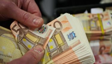 Από τον Ιανουάριο 2026  Τις πρώτες αυξήσεις μισθών με βάση τη φορολογική μεταρρύθμιση θα δουν περίπου 2 εκατομμύρια μισθωτοί του ιδιωτικού τομέα  -Ποιοι εργαζόμενοι ωφελούνται