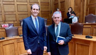 Με αφορμή την ονοματοδοσία της αίθουσας του Επιμελητηρίου Ημαθίας ΜΑΞΙΜΟΣ ΧΑΡΑΚΟΠΟΥΛΟΣ: Ο Απόστολος Βεσυρόπουλος δίδασκε πολιτικό πολιτισμό