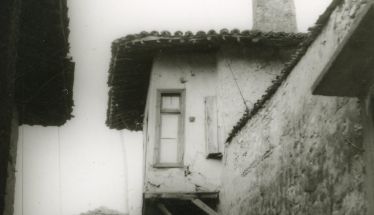 ΜεΜιαΜατια Σπίτια που μέχρι αρχές της δεκαετίας του ‘80 άντεχαν στο χρόνο