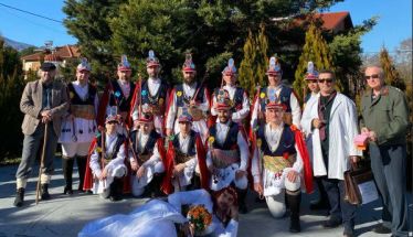 Εύξεινος Λέσχη Βέροιας: Αναβίωσε για δέκατη χρονιά το πανάρχαιο έθιμο των Μωμό’ερων στην Βέροια