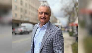 Πασχαλινές ευχές του Λάζαρου Τσαβδαρίδη