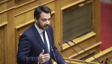 Τάσος Μπαρτζώκας:  Στη Βουλή το θέμα  των παραμορφωμένων  πυρηνόκαρπων