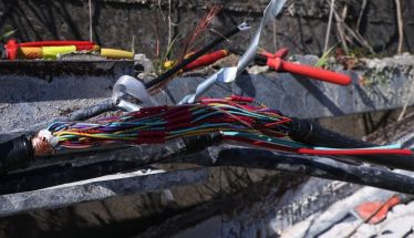 Καταγγελία για δολιοφθορά: Άγνωστοι έκοψαν καλώδια τηλεδιοίκησης σιδηροδρόμου, λίγο έξω από το Πλατύ Ημαθίας