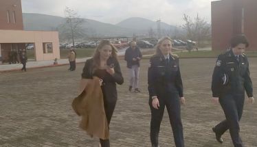 Τη Σχολή Μετεκπαίδευσης και Επιμόρφωσης Ελληνικής Αστυνομίας, στη Βέροια, επισκέφθηκε  η  Συντονίστρια του Γραφείου Πρωθυπουργού, Έλενα Σώκου