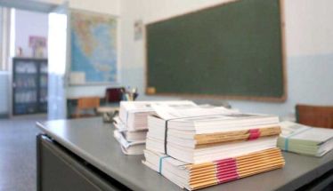 Σουηδία: «Οθόνες off – Βιβλία on» στα σχολεία