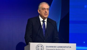 Σε ετοιμότητα εφαρμογής έκτακτων μέτρων  το Υπουργείο Ανάπτυξης για την προστασία της οικονομίας και των καταναλωτών - Τ. Θεοδωρικάκος: «Δεν θα επιτρέψουμε κερδοσκοπικά παιχνίδια» -ΔΝΤ: Σε τρενάκι του τρόμου οι Αγορές 