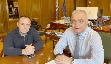 Λάζαρος Τσαβδαρίδης:  «Σημαντική ενίσχυση του ΕΚΑΒ Ημαθίας με 10 νέες θέσεις  μόνιμου προσωπικού» – Καρποφόρησε η σχετική συνεργασία με τον Πρόεδρο Εργαζομένων ΕΚΑΒ Ημαθίας για την αναβάθμιση των υπηρεσιών υγείας