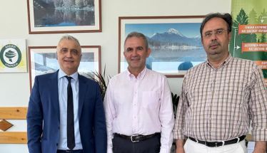 Επίσκεψη του Υφυπουργού Ανάπτυξης στον Γενικό Διευθυντή Δασών και Δασικού Περιβάλλοντος για την κατασκευή υπόγειου πάρκινγκ στην περιοχή Αγίων Αναργύρων στη Βέροια