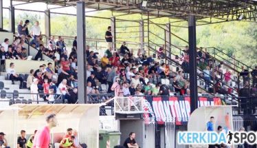 Η στάση του αντιπροέδρου και οι 250 φίλαθλοι στην κερκίδα!