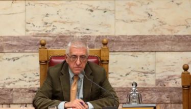 Με «χρονοκόφτη» πλέον οι ομιλίες στη Βουλή