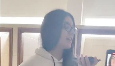 Viral το τηλέφωνο στην Ζωή Κωνσταντοπούλου  από μαθήτριες των Ριζωμάτων