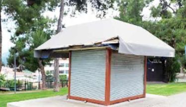 Η φορολόγηση των ελεύθερων επαγγελματιών  χτυπάει και τα εναπομείναντα περίπτερα