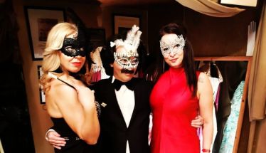 Masqué Salon Μια σκηνογραφημένη ιδιωτική βραδιά όπερας στο ατελιέ του Τάσου Πρωτοψάλτου