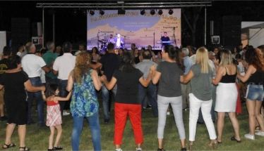 Τα πανηγύρια αντέχουν ακόμα