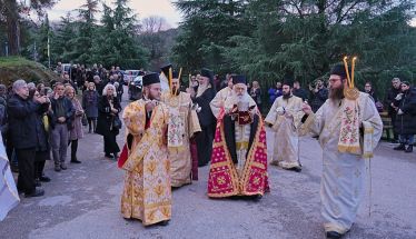 Η Παναγία Δοβρά υποδέχθηκε την Τιμία Κάρα της Αγίας Υπομονής