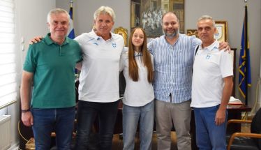 Επίσκεψη της πρωταθλήτριας του άλματος σε ύψος Ζωής Καραλιοπούλου στον Δήμαρχο Νάουσας Στήριξη και ευχές για τη συμμετοχή της στο Ευρωπαϊκό Ολυμπιακό Φεστιβάλ Νέων