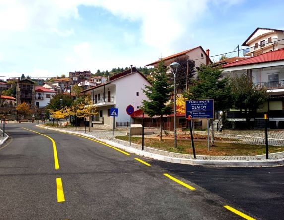 Κίτρινη ανακλαστική διαγράμμιση στο δρόμο προς Σέλι και ΕΧΚ από την ΠΕ Ημαθίας,  μετά από αίτημα της Κοινότητας Σελίου