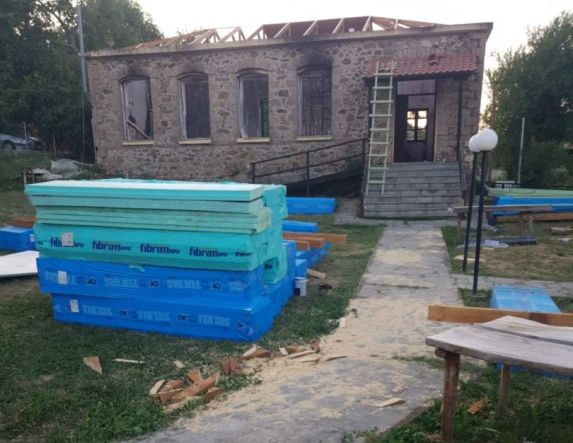 Ξεκίνησαν οι εργασίες  αναστήλωσης  του παλιού πέτρινου Σχολείου  της Ελαφίνας  ΕΥΧΑΡΙΣΤΙΕΣ ΤΟΥ ΣΥΛΛΟΓΟΥ
