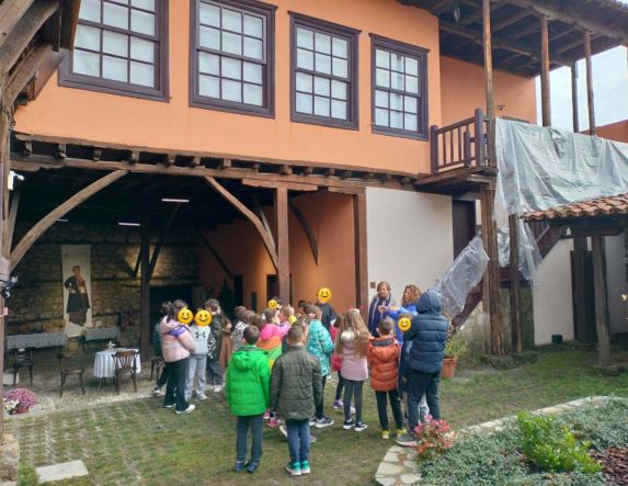 Το Αρχοντικό Σαράφογλου επισκέφθηκε η Γ’ τάξη του 7ου Δημοτικού σχολείου Βέροιας 