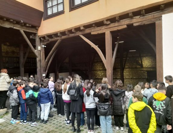 Τμήματα του 1ου Δημοτικού σχολείου Βέροιας στο Λύκειο των Ελληνίδων Βέροιας