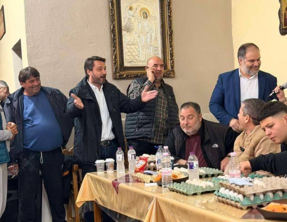 Στα Λευκάδια ο Τάσος Μπαρτζώκας για το πασχαλινό έθιμο των αυγομαχιών