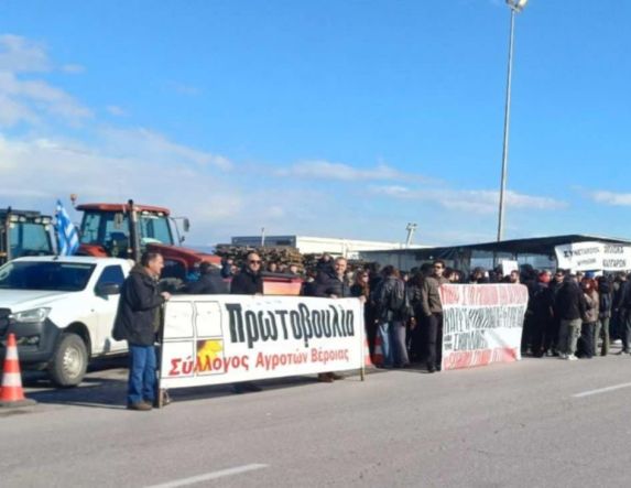 Ανοιχτοί δρόμοι στην Ημαθία, μεταφέρθηκαν στα Μάλγαρα τα μπλόκα Κουλούρας και Νάουσας