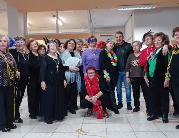 Με κέφι, συγκίνηση και παράδοση γιορτάστηκε η Τσικνοπέμπτη στα ΚΑΠΗ του Δήμου Βέροιας