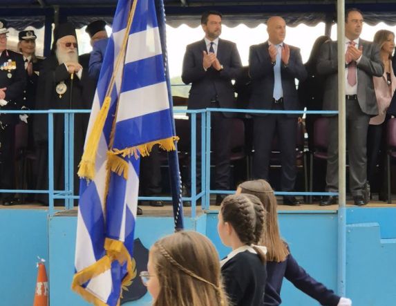 Ο Τάσος Μπαρτζώκας εκπρόσωπος της Βουλής των Ελλήνων στους εορτασμούς της 28ης Οκτωβρίου στη Βέροια